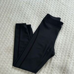 Airlift High-Waist 7/8 Line Up Legging. Size small. Great condition!